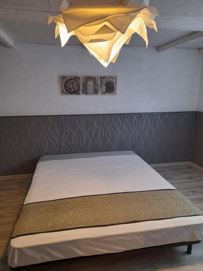 Smith Cosy Guest House Chateaumeillant Ngoại thất bức ảnh
